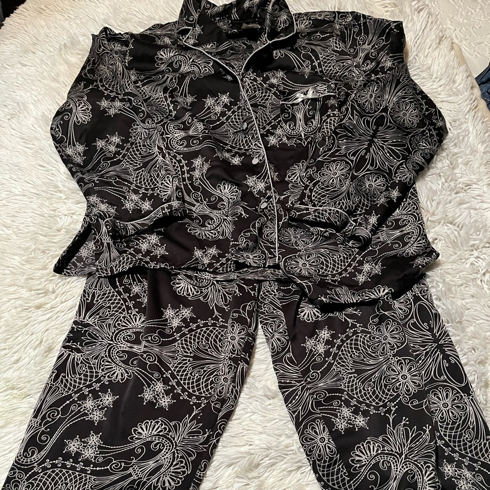 Womens satin silky pajamas